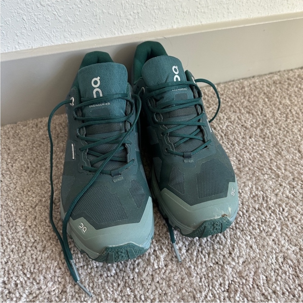 On cloud sneaker
